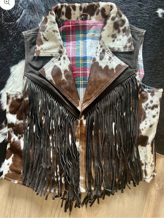 Jackets & Blazers - Genuine cowhide fringe leather vest. Large new
